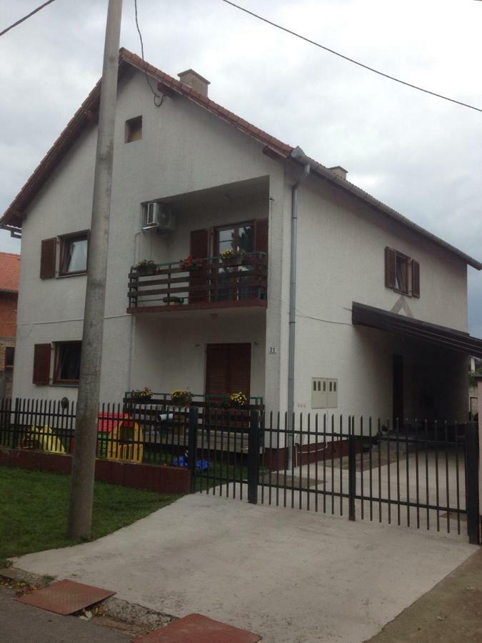 Apartmani Marin Vukovar Exterior foto
